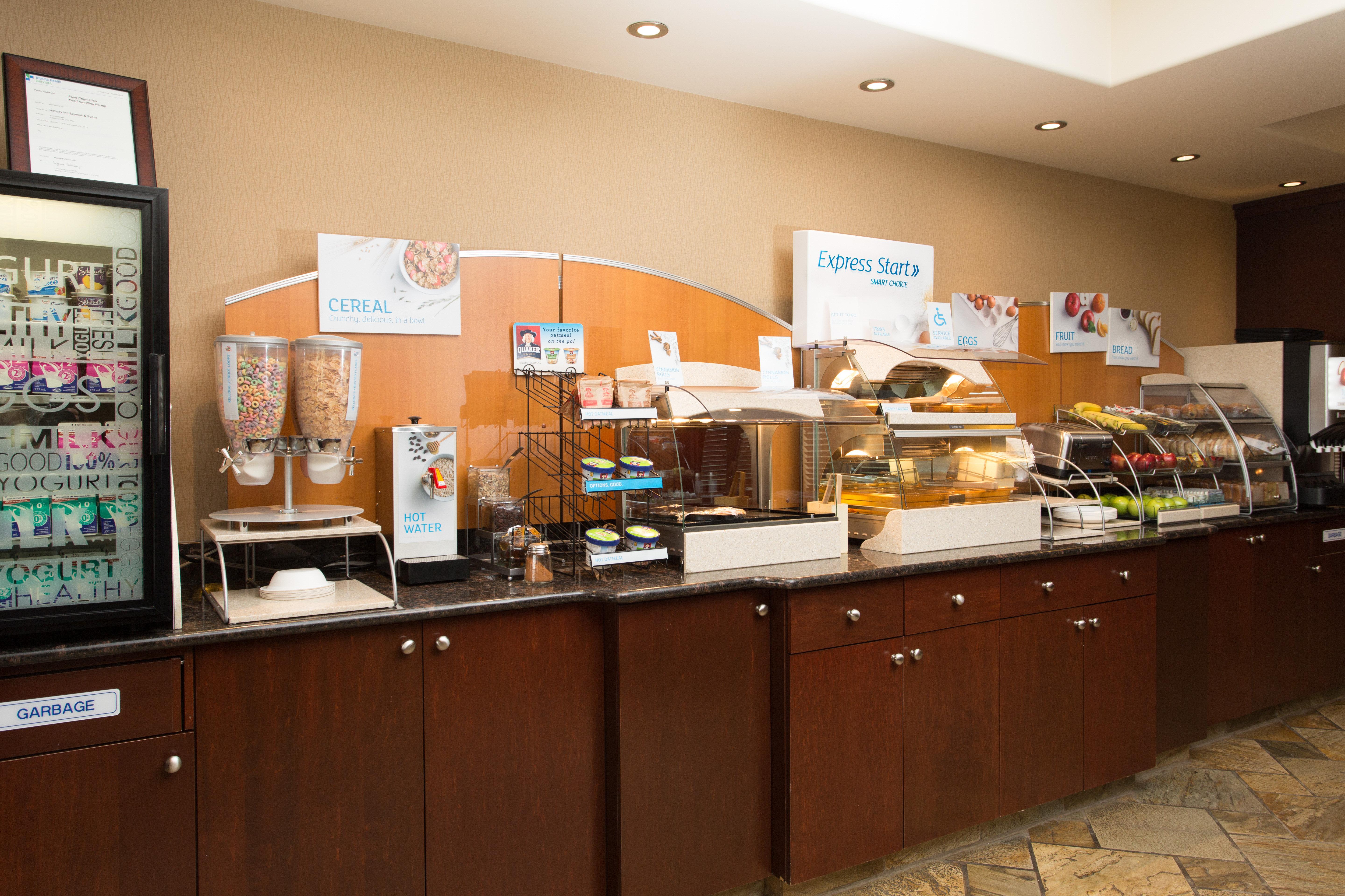 Holiday Inn Express & Suites Whitecourt By Ihg Exterior photo