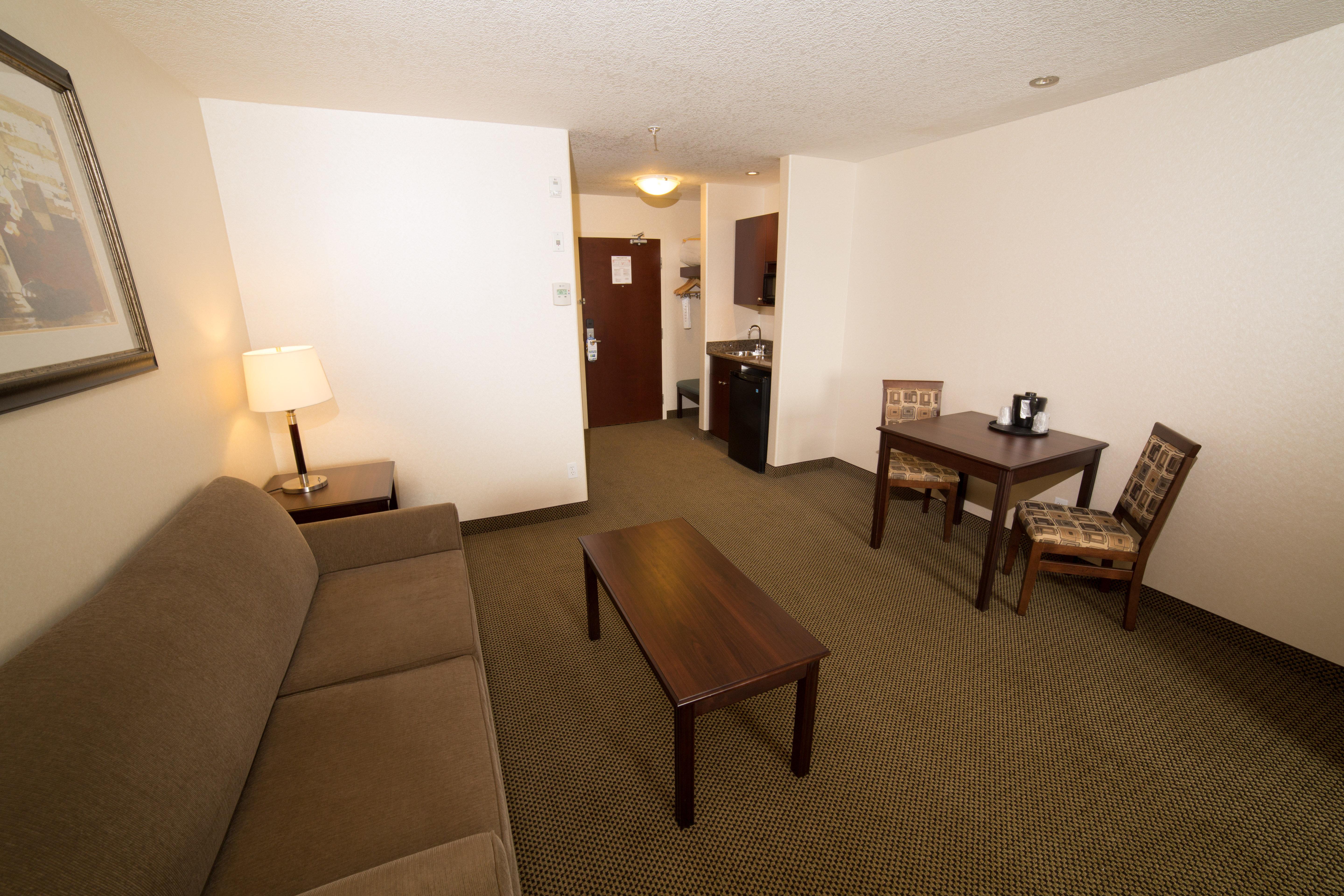 Holiday Inn Express & Suites Whitecourt By Ihg Exterior photo