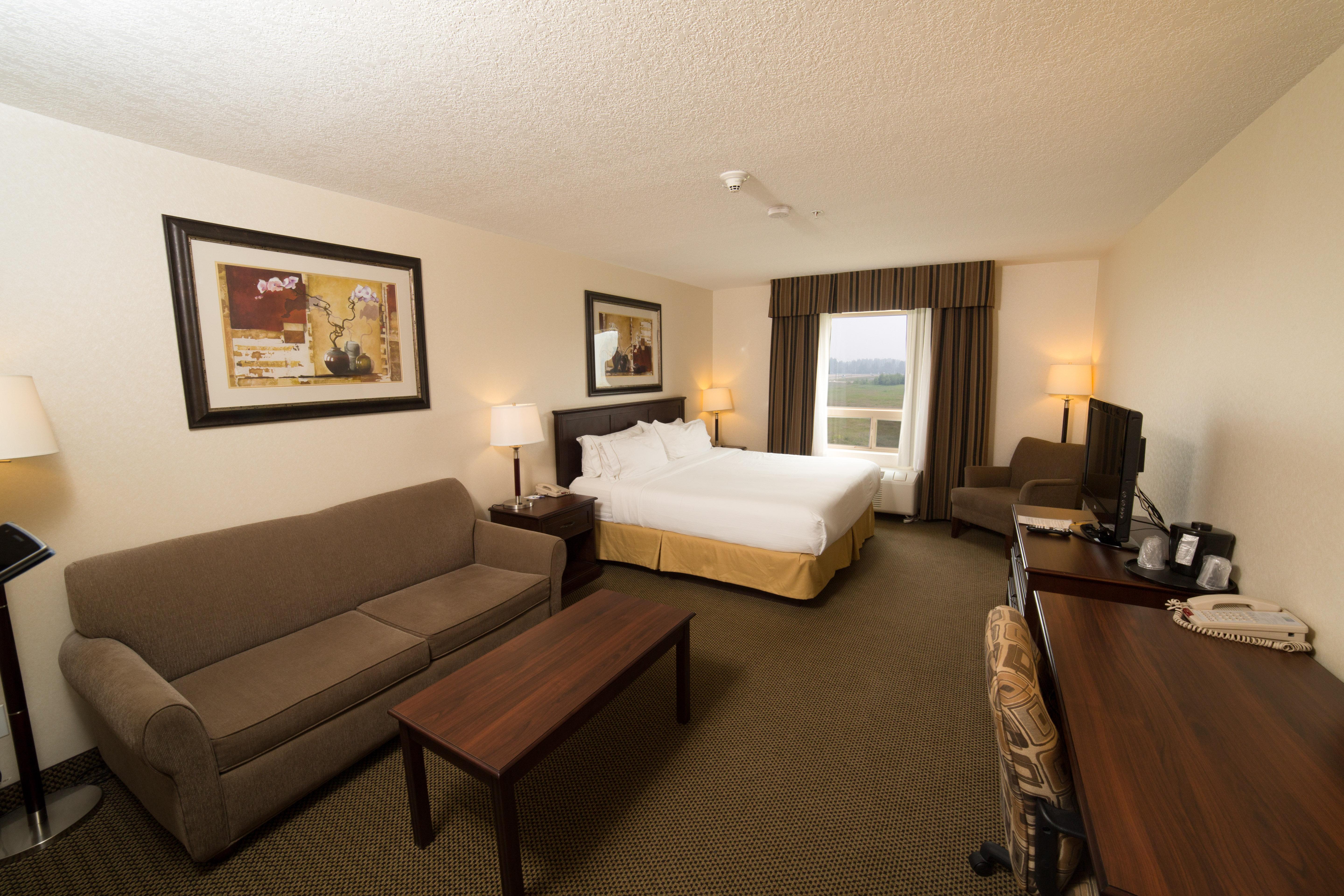 Holiday Inn Express & Suites Whitecourt By Ihg Exterior photo