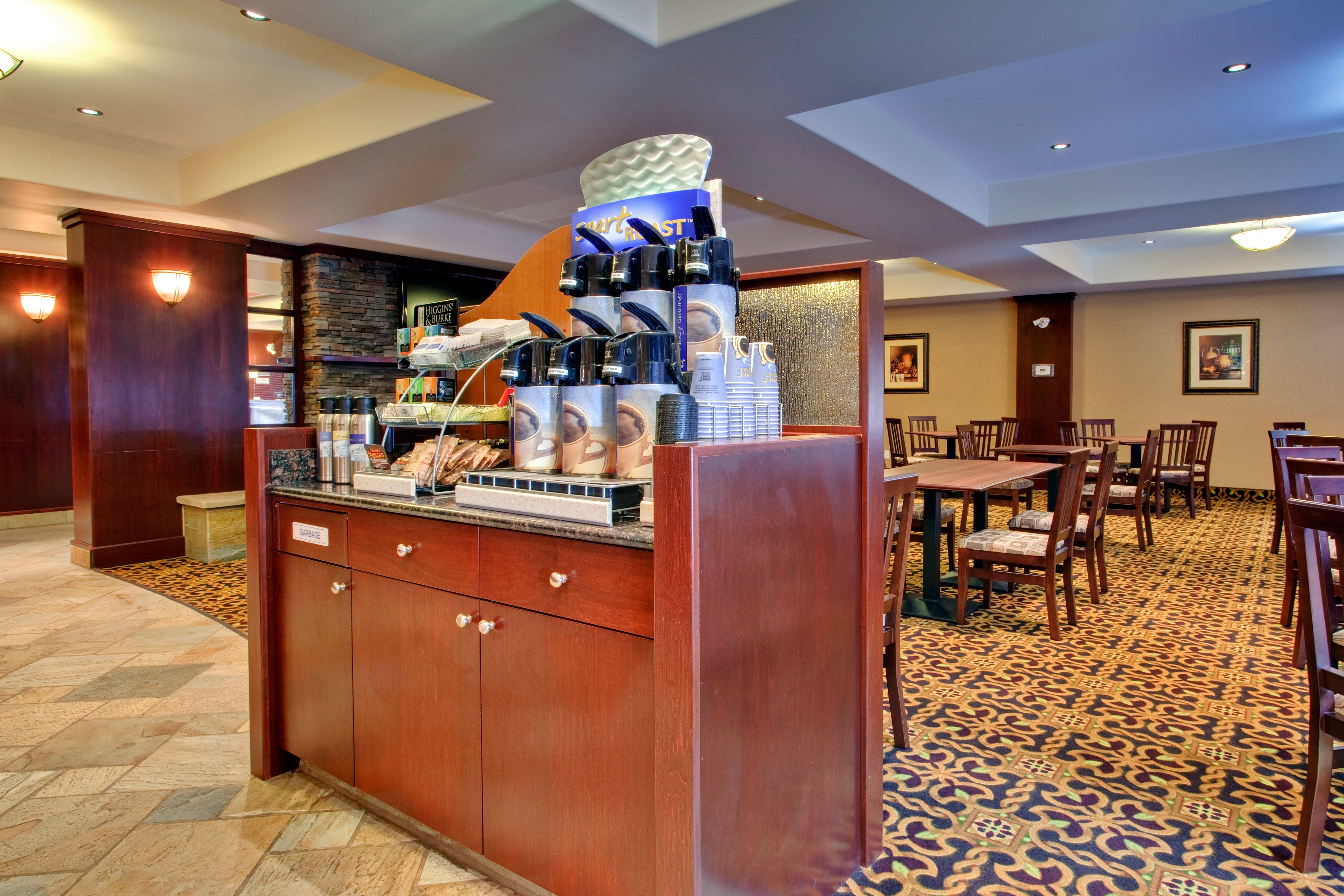 Holiday Inn Express & Suites Whitecourt By Ihg Exterior photo
