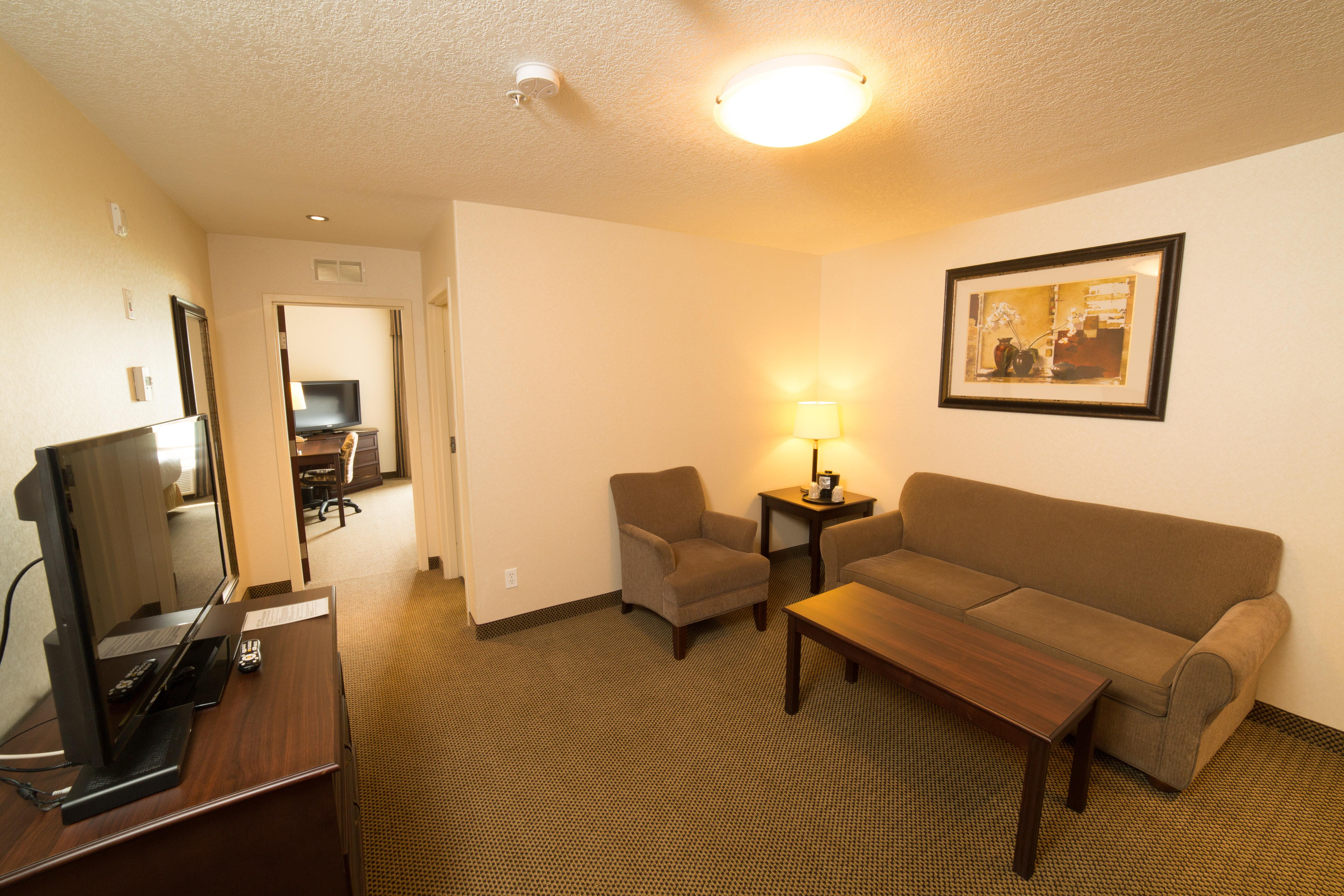 Holiday Inn Express & Suites Whitecourt By Ihg Exterior photo