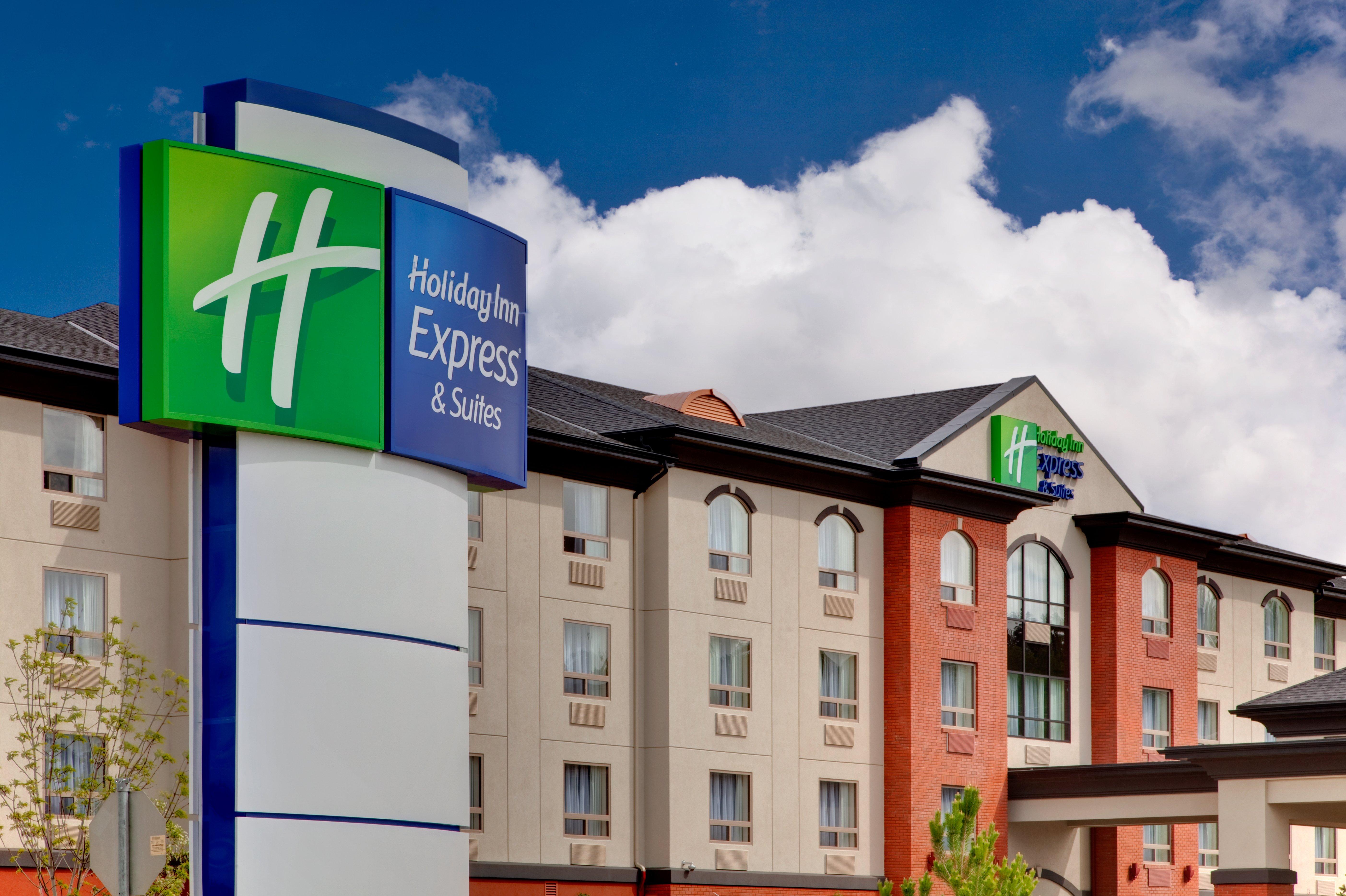 Holiday Inn Express & Suites Whitecourt By Ihg Exterior photo