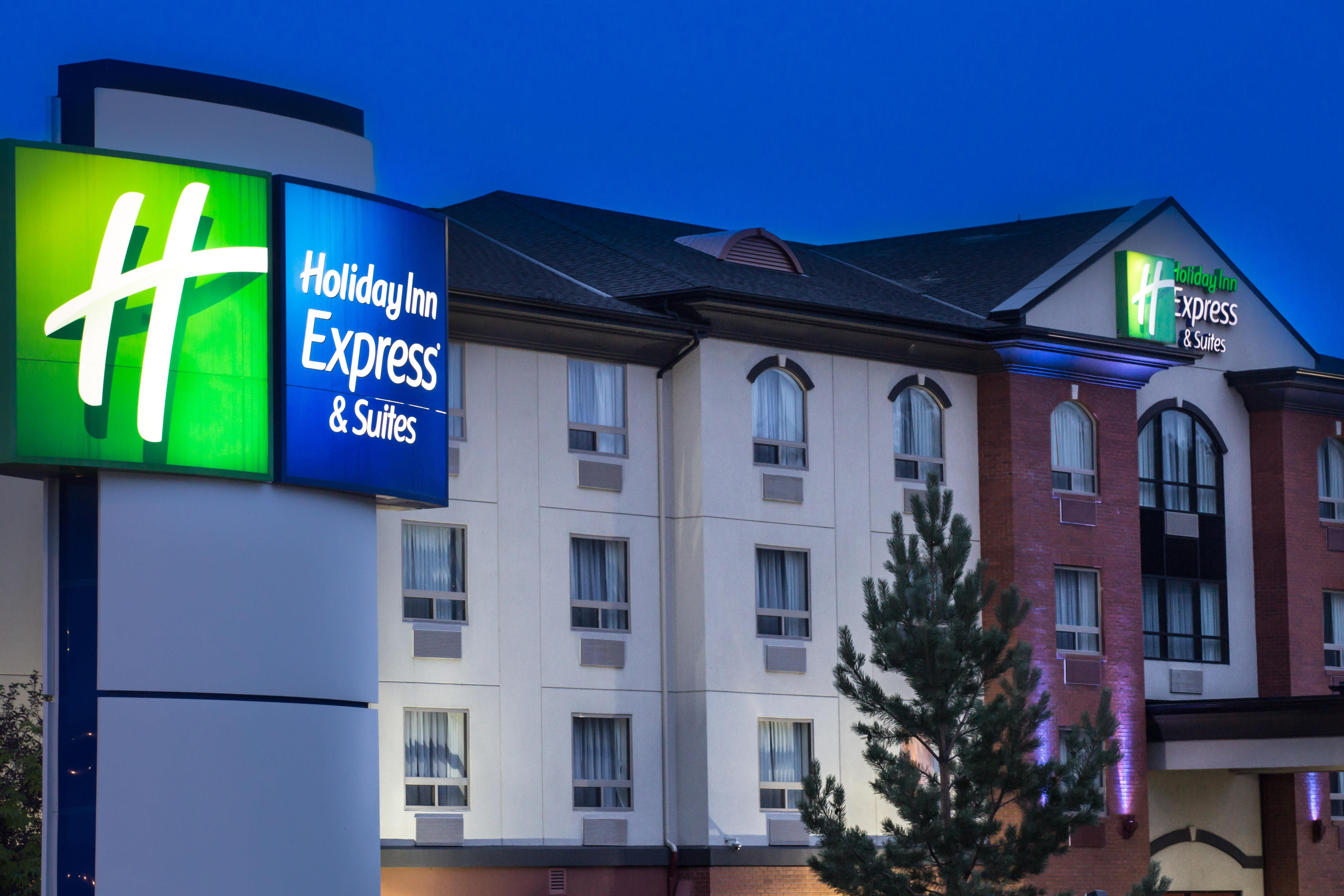 Holiday Inn Express & Suites Whitecourt By Ihg Exterior photo