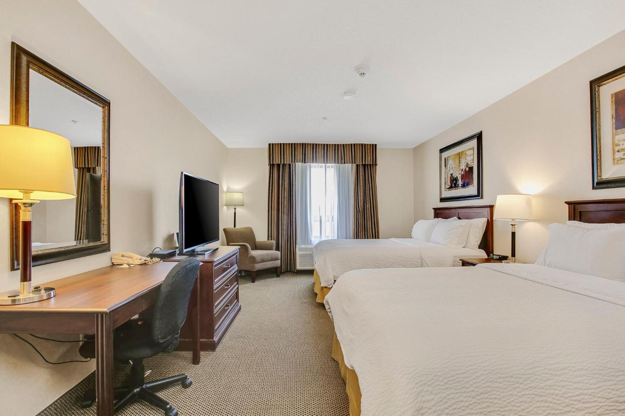 Holiday Inn Express & Suites Whitecourt By Ihg Exterior photo